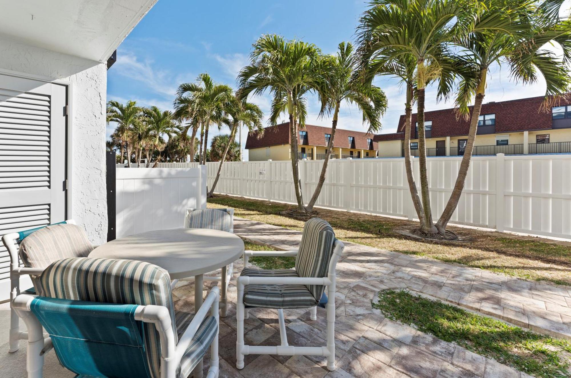 Chateau By The Sea Cocoa Beach Kültér fotó